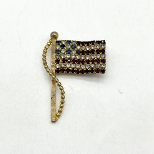 Vintage Rhinestone American Flag Brooch Patriotic USA Jewelry Pin