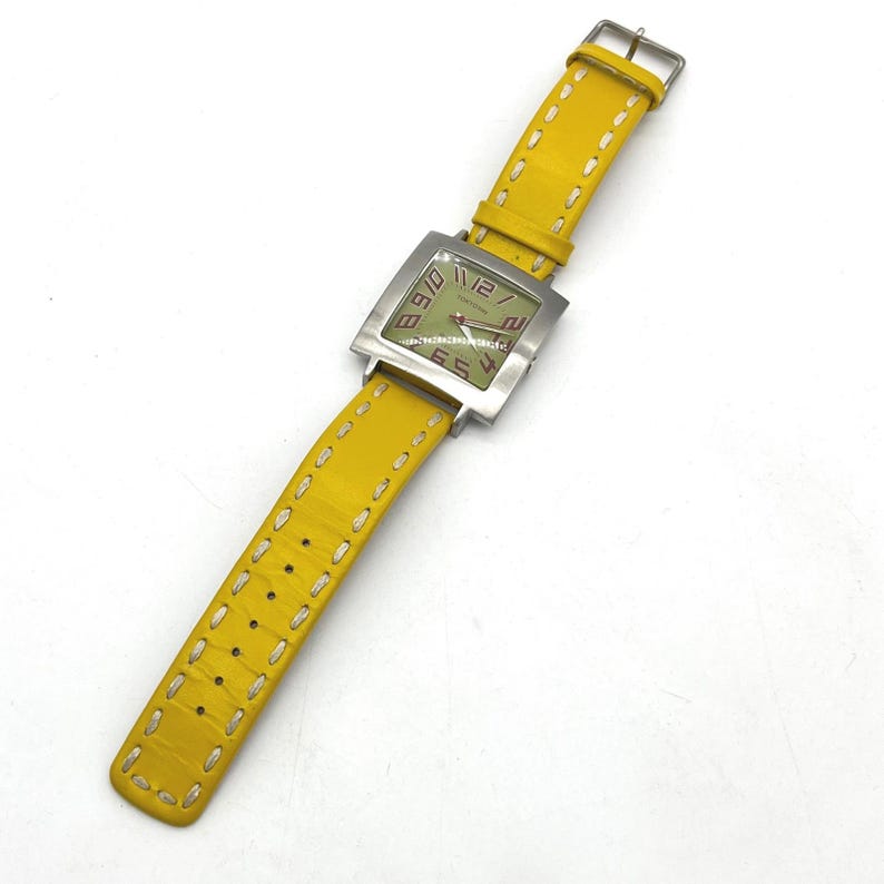 Reloj de cuarzo Tokyo Bay Square Tranvía con esfera verde y correa de cuero amarilla imagen 11