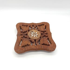 Vintage Hand Carved Wood Trivet India Leaf Design Inlay Footed Hot Pad 6in