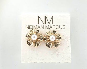 Kenneth Jay Lane Couture Collection Flower Faux Pearl Earrings Pierced NOC Gorgeous