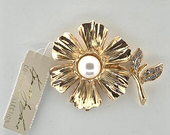Kenneth Jay Lane Couture Collection Flower Faux Pearl Crystals Brooch NWT Gorgeous