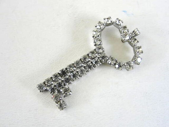 Rhinestone Key Pendant Prong Set Vintage Bail Ske… - image 2