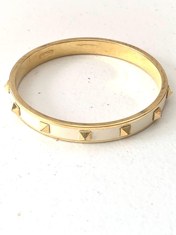 COACH Enamel Bangle White Gold Plated Pyramid Shaped Studs  display picture 3