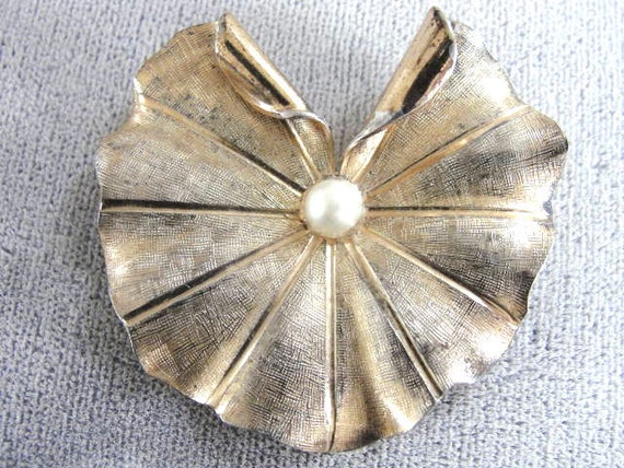 Napier Lily Pad Pin Vermeil Vintage Sterling Gorg… - image 2