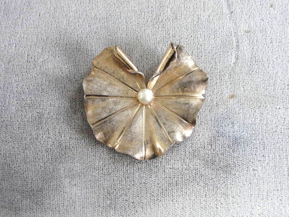 Napier Lily Pad Pin Vermeil Vintage Sterling Gorg… - image 1