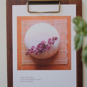 Haiku Print - Stosy prania - 8x10 Fine Art Print autorstwa Natalie Salminen