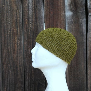 men&#39;s hemp kufi, khaki green hand crocheted cap: extra short beanie