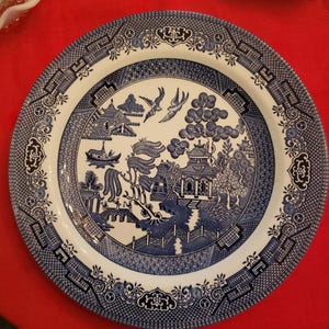 Blue Willow, Churchill dinner plate 10.5&quot;