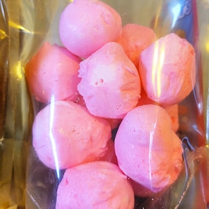 Freeze Dried Pink Bubble Gum flavor TAFFY | 3 Oz Bag