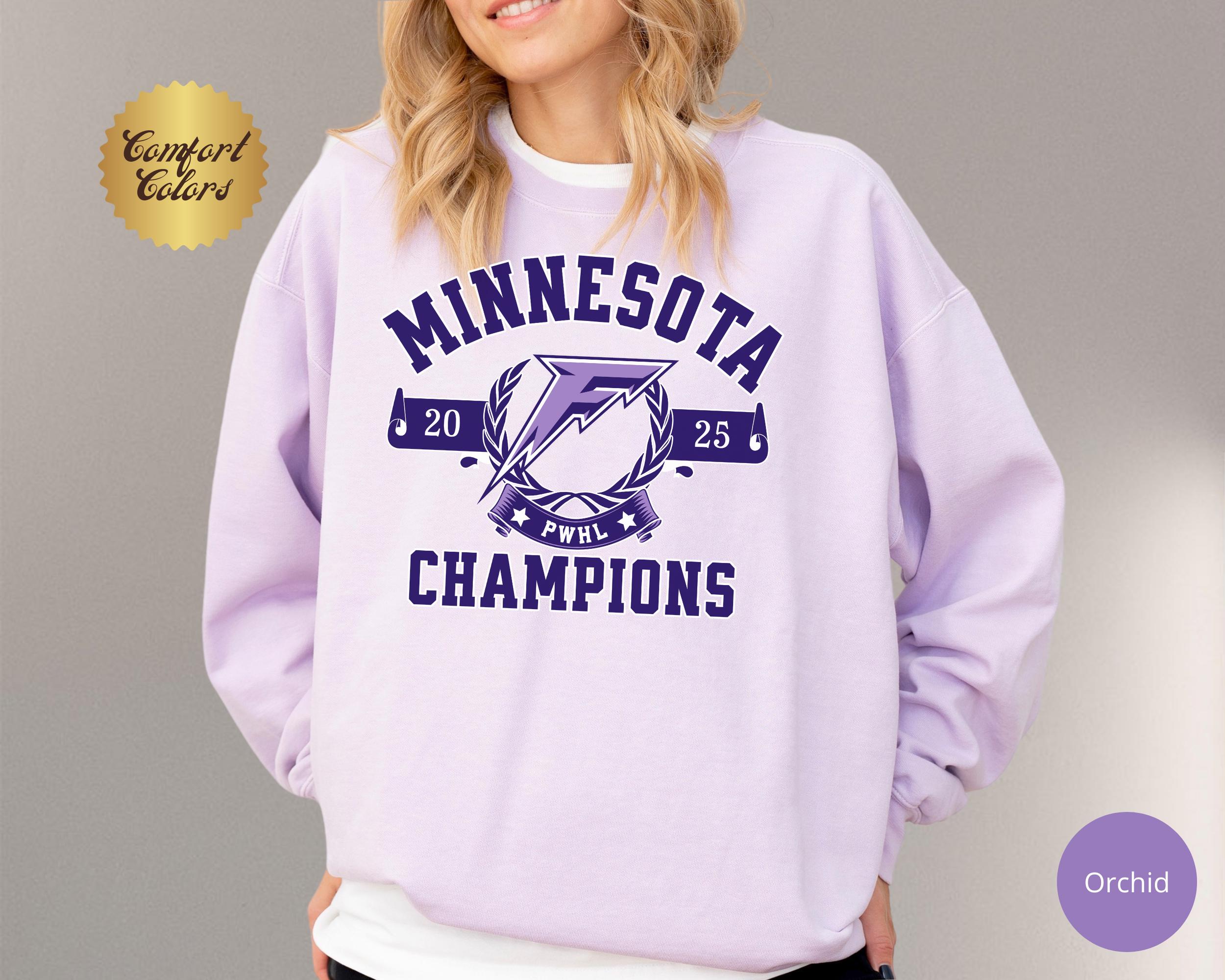 [&] SWEAT SHIRT &TEAM スウェット　Mサイズ Minnesota Frost Champions Sweatshirt: Comfort Colors PWHL Hockey