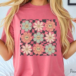 Comfort Colors® Checkered Flowers Shirt - Aesthetic Graphic Tee - Trendy Vintage Floral T-Shirt - Cute Boho Outfit