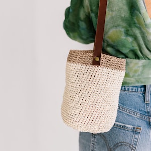 Umhängetasche, handgefertigte Häkeltasche für Alltag und besondere Anlässe