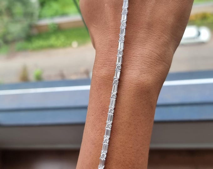 8.5 Carat Lab Grown Diamond Bracelet in 18k Gold - Gift for Her