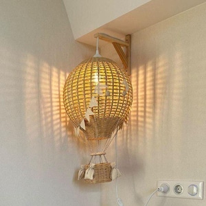 Mongolfiera leggera, lampada per cameretta dei bambini, tema viaggio, luce notturna da soffitto fatta a mano per cameretta dei bambini