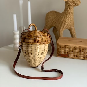 Handmade Acorn Shoulder Bag: Wicker Crossbody Purse with Leather Strap