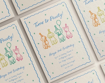 Puede incluir: Invitaciones para una fiesta de cumpleaños con temática de perros. Las tarjetas presentan ilustraciones coloridas de perros con sombreros de fiesta y el texto "Time to Pawty!" en azul. El fondo es de color crema.