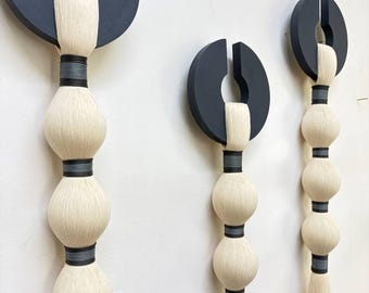 45 Zoll großer, anthrazitfarbener Makramee-Wandbehang, moderne Wandkunst aus Fasern, großer Boho-Wandteppich, neutrale Quaste