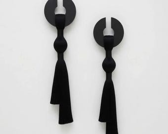 Black Macrame Wall Hanging, Modern Fiber Wall Art, Large Black Wall Tapestry, Boho Minimalist Home Decor
