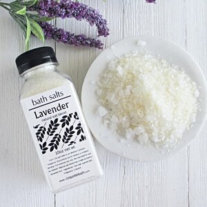 Lavender Spa Bath Salts, 10 oz bottle, Blend of Natural Sea Salt and Epsom Salt, Aromatherapy pampering, great gift idea, classic relax