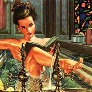 以下が含まれることがあります： 女性がバスタブでリラックスして本を読んでいます。バスタブは装飾的な金具とステンドグラスの窓で囲まれています。