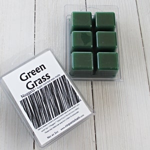 Green Grass wax melts, Choice of size, smells like fresh mown grass, clean and fresh fragrance, super scented traditional wax
