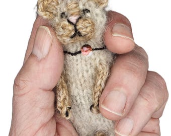 Sweet Tiny Cat Knitting Pattern – Small Knit Cat Toy PDF – Miniature Animal Pattern – Knit in the Round – Soft Toy DIY Gift
