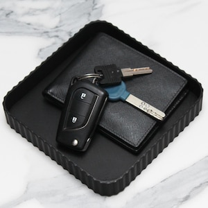 Wavy Catch All Tray | Entryway Modern Minimalist Organizer for Keys, Wallet, Jewellery | Trinket Display Accessories | Office Desk Organizer