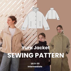 Puede incluir: Imagen que muestra un patrón de costura para la chaqueta Yura. El patrón se muestra con tres ejemplos de chaquetas en beige, marrón y beige claro. El texto "SEWING PATTERN" es visible, junto con información de tallas y un nivel de habilidad intermedio.