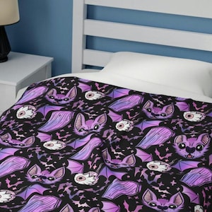 Cute Bat Velveteen Plush Blanket~Spooky|Halloween Throw|Cute Goth Accessories|Bedroom Decor