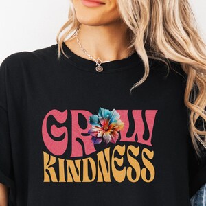 Camiseta Grow Kindness Comfort Colors Professor Conselheiro Camiseta Colorida Tropical Hibisco Floral Gráfico Letras Onduladas Camiseta Kindness De Volta às Aulas