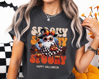 Spooky Ghost Halloween Comfort Colors T-Shirt: Retro Witchy Fall Tee