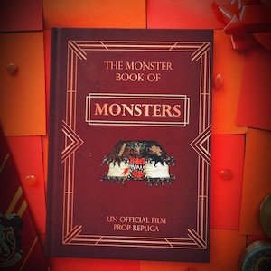 Das Monsterbuch der Monster, ein Geschenk von Potterhead