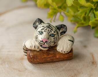 White tiger cub pendant handmade, White tiger clay necklace, Adjustable Exotic Animal Jewelry, Original cat necklace gift, Animal clay jewel