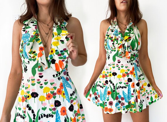 FLOWER POWER vintage 1960s deadstock floral mini d