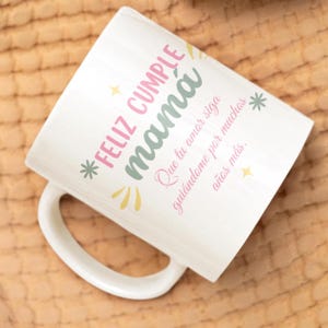 Keramiktasse „Happy Birthday Mom“, florales Muttertagsgeschenk, süße Kaffeetasse, personalisierte Wertschätzung für die Mutterschaft, Geschenk für Teeliebhaber