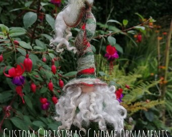 Op maat gemaakt hangend kabouterornament van vilten wol: handgemaakte tomte, decor Gonk