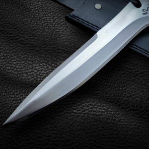 Handmade Jack Krauser Knife Replica: D2 Steel Blade, Leather Sheath image 6