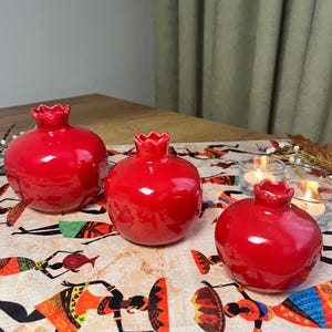 Ceramic Pomegranate Decorative Gift, Pomegranate Ornament Set of 3 Tabletop Art Object,Ornaments with Floral Patterns,Gift for mother