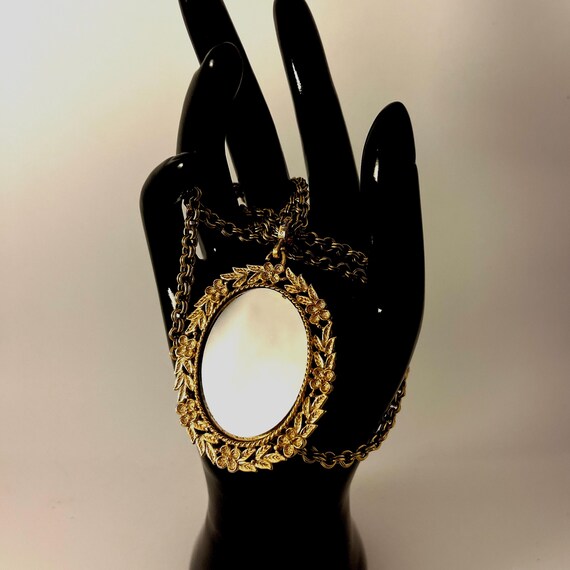 Vintage AVON Serena Rose Cameo Pendant Necklace, 1973 - Etsy Avon | Vintage 1973 \