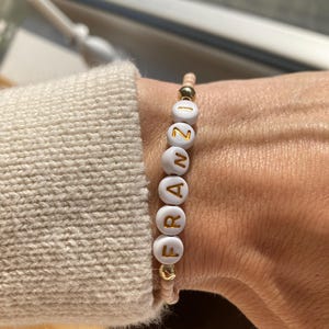 personalisiertes Armband, Armband mit Namen oder anderem Wunsch, Freundschaftsarmband, Perlenarmband individualisiert, JGA, Kindergeburtstag