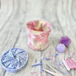 Collapsible thread catcher for crafting on the go. KIT in vintage florals with full instructions and materials to make it yourself