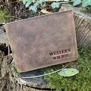 Personalisieren Sie handgefertigte zweifache Brieftasche aus echtem Leder - schlanke minimalistische Herrenbrieftasche