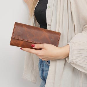 Portefeuille Femme Cuir – 16 Fentes Cartes, Fenêtre ID & Poche Téléphone – Clutch Noir Ombre