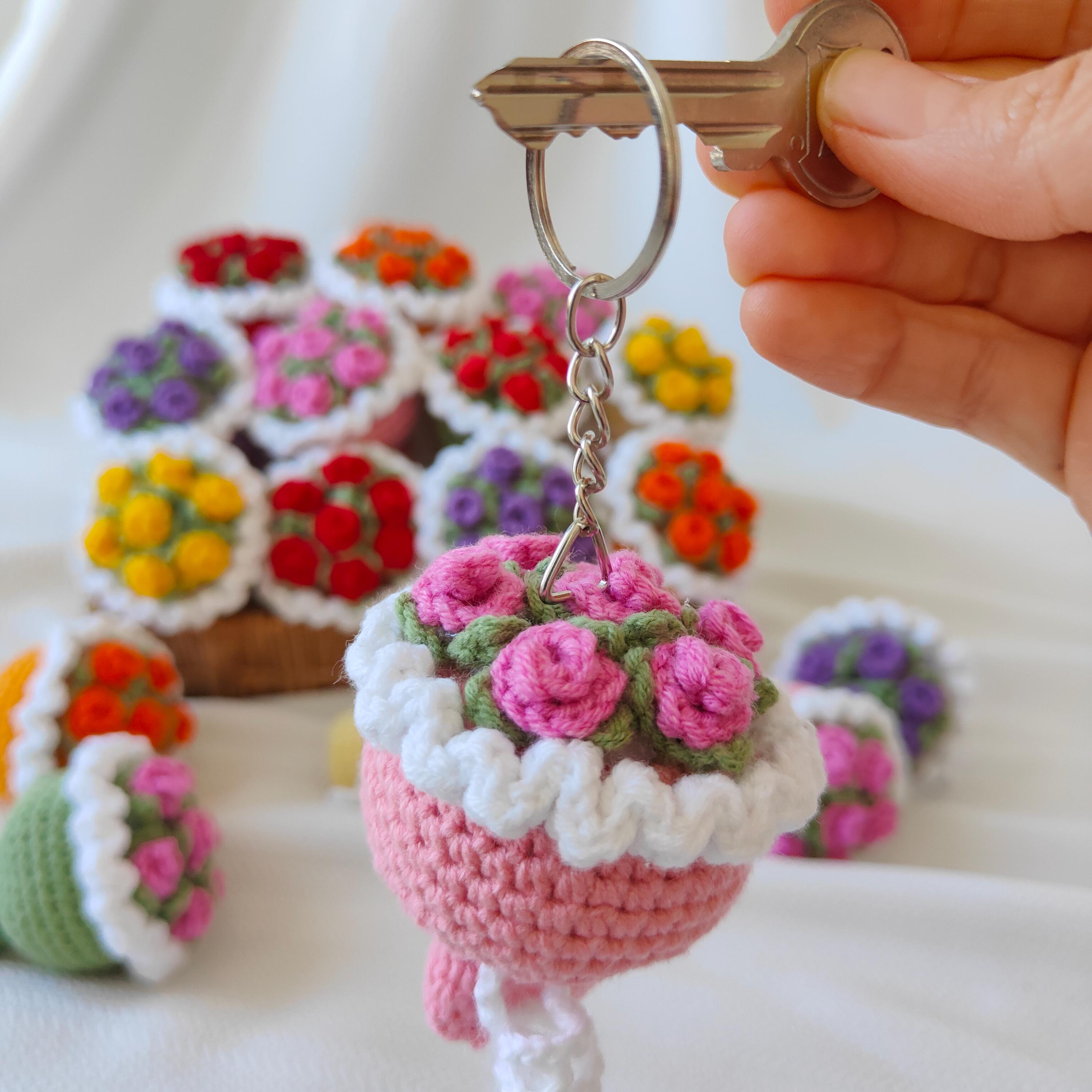 花形チャーム かぎ針編み 青 ピンク Easy Crochet Flower Charm | Afghan Stitch Inspired Design - YouTube