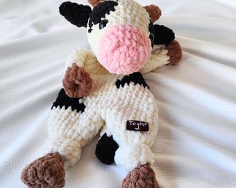 Vaquinha de pelúcia personalizada para bebê, presente de chá de bebê em amigurumi com tema de fazenda