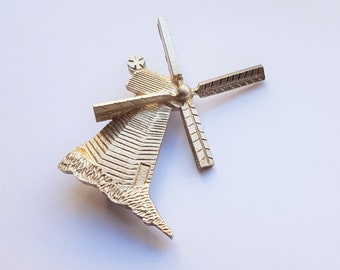 Sterling silver brooch in the shape of a windmill hallmarked London 1990 vintage