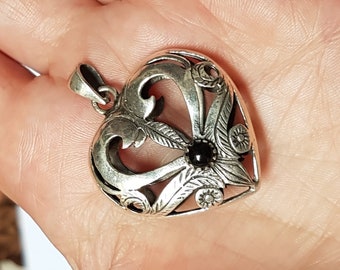 Sterling heart pendant onyx stone vintage silver pierced cutwork