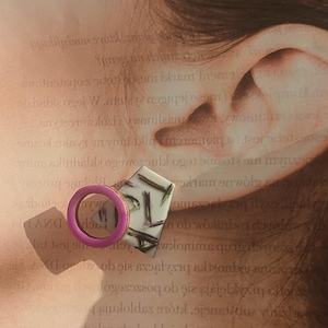 Colección //Geo Retro//Pendientes geométricos estilo retro pintados a mano técnica única luz ultravioleta madera moda una copia un par