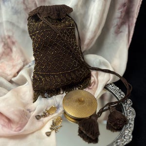 1920-talets pärlstickade nätmaskor – Vintage art déco-väska med flappermönster