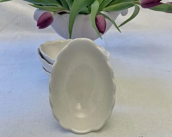 Vintage set of 4 scalloped egg-shaped bowls